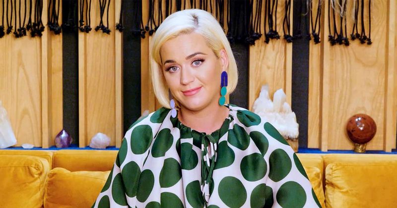 Vídeo de Katy Perry 'Not The End of The World': data de lançamento, conceito, como fazer streaming e tudo o que você precisa saber sobre a música estrelada por Zooey Deschanel