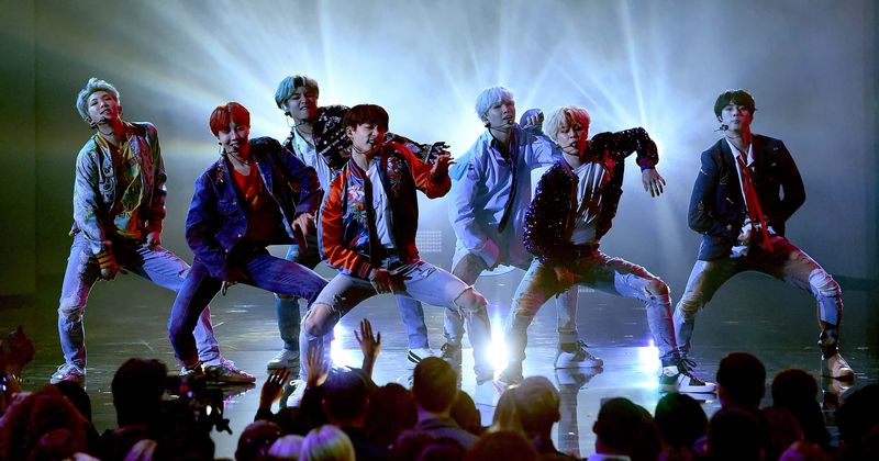 BTS '' Dynamite 'traversera-t-il 1 milliard de flux avant l'anniversaire de Suga? Un regard sur le succès du Billboard’s Hot 100