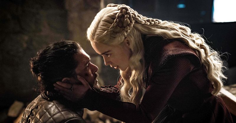 Scènes de sexe les plus choquantes de la télévision: comment la folie de Jon Snow avec sa tante Daenerys dans «Game of Thrones» a été qualifiée d'inceste
