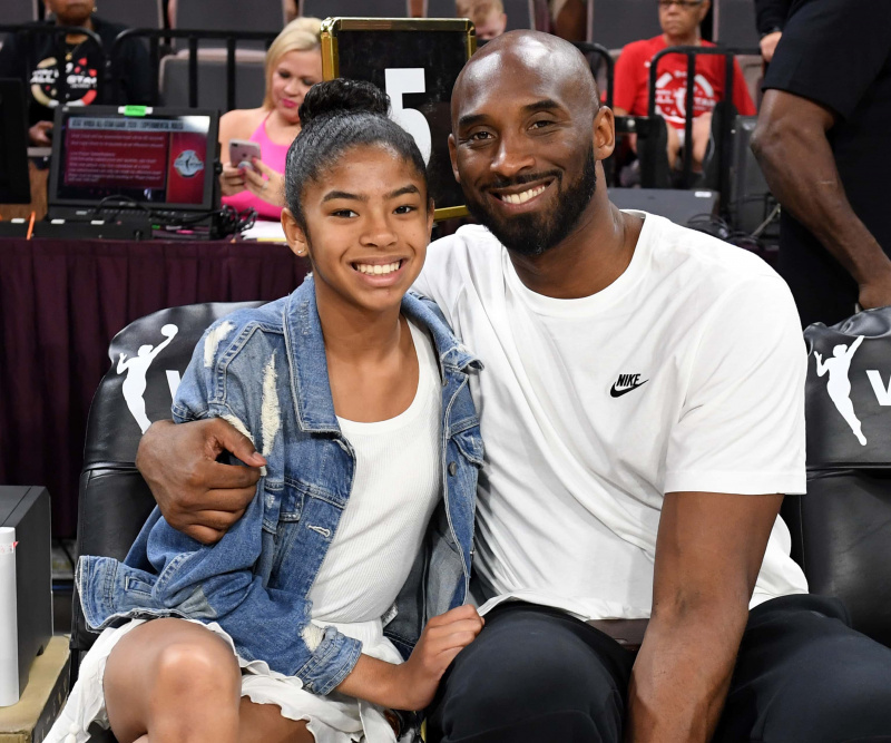   Gianna Bryant a jej otec, bývalý hráč NBA Kobe Bryant, sa zúčastnia Zápasu hviezd WNBA 2019 v Mandalay Bay Events Center 27. júla 2019 v Las Vegas, Nevada. POZNÁMKA PRE POUŽÍVATEĽA: Používateľ výslovne berie na vedomie a súhlasí s tým, že stiahnutím alebo použitím tejto fotografie používateľ súhlasí s podmienkami licenčnej zmluvy Getty Images.