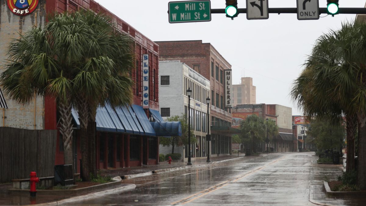 Ураган Лаура у Луизијани: фотографије и видео записи олује и штете